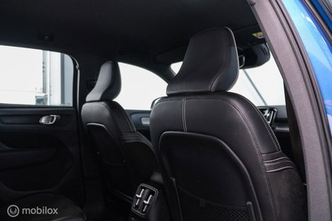 Volvo XC40 1.5 T5 Recharge R-Design 262 pk | Harman Kardon | Stoel & stuurverwarming | Trekhaak | LED | Alcantara | Rijklaar |