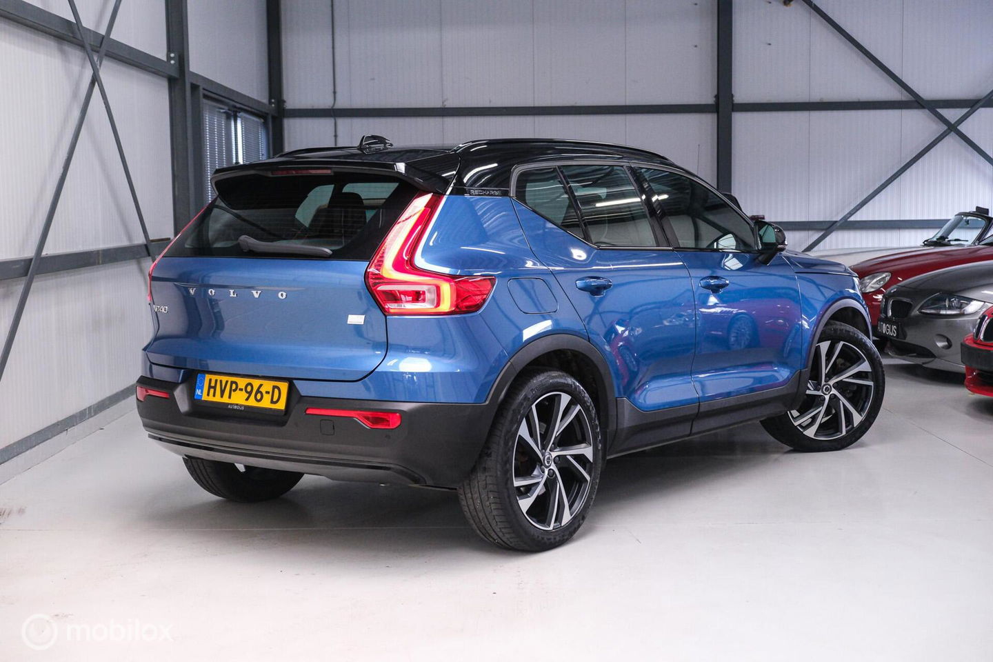 Volvo XC40 1.5 T5 Recharge R-Design 262 pk | Harman Kardon | Stoel & stuurverwarming | Trekhaak | LED | Alcantara | Rijklaar |