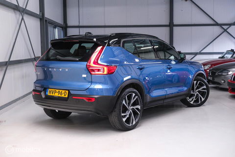 Volvo XC40 1.5 T5 Recharge R-Design 262 pk | Harman Kardon | Stoel & stuurverwarming | Trekhaak | LED | Alcantara | Rijklaar |