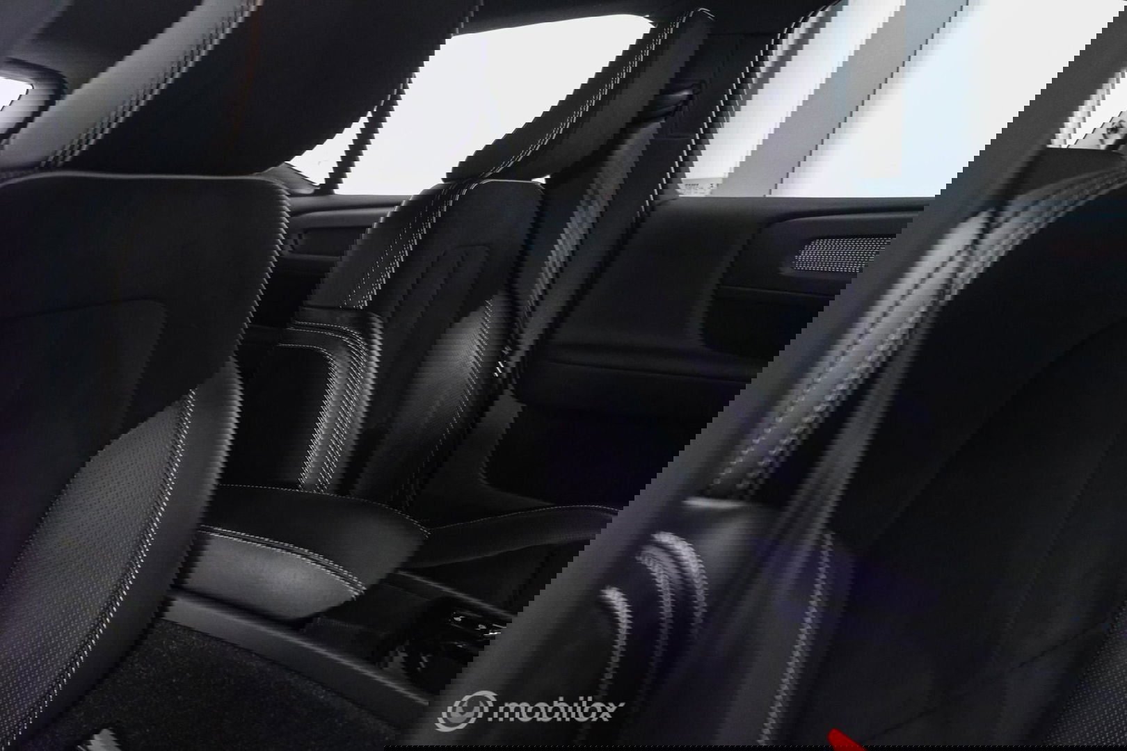 Volvo XC40 1.5 T5 Recharge R-Design 262 pk | Harman Kardon | Stoel & stuurverwarming | Trekhaak | LED | Alcantara | Rijklaar |