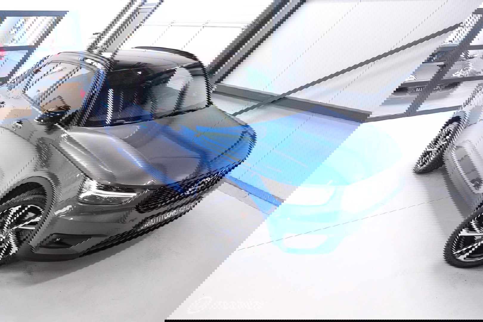 Volvo XC40 1.5 T5 Recharge R-Design 262 pk | Harman Kardon | Stoel & stuurverwarming | Trekhaak | LED | Alcantara | Rijklaar |