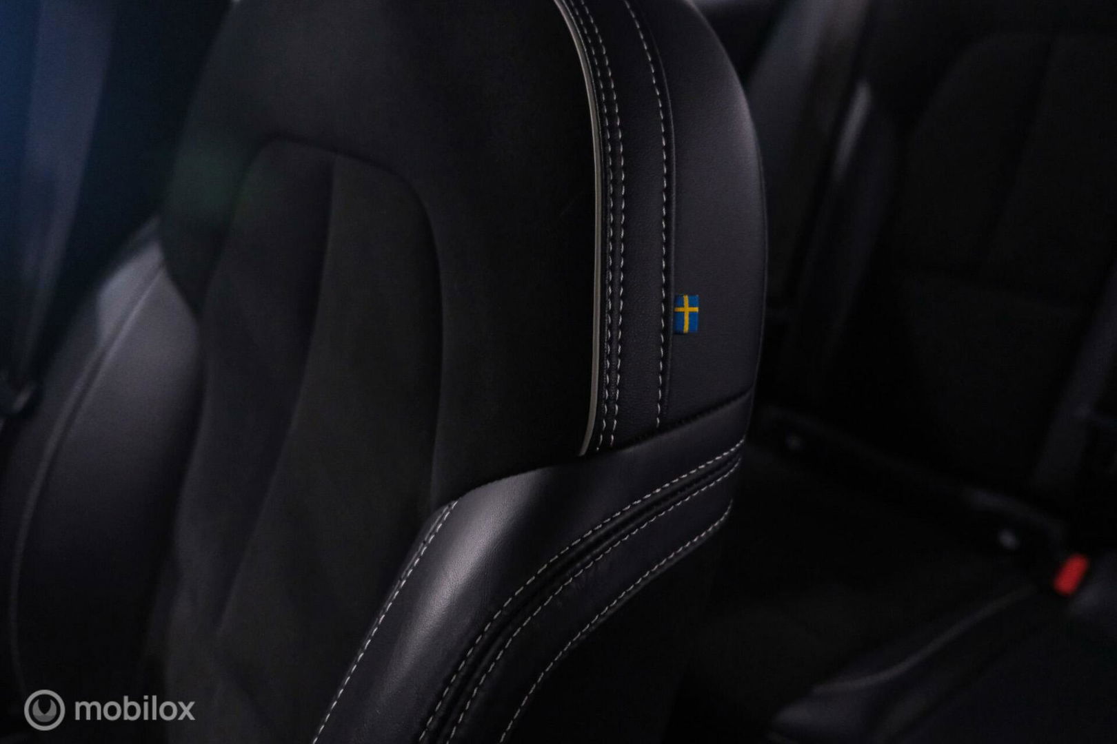 Volvo XC40 1.5 T5 Recharge R-Design 262 pk | Harman Kardon | Stoel & stuurverwarming | Trekhaak | LED | Alcantara | Rijklaar |