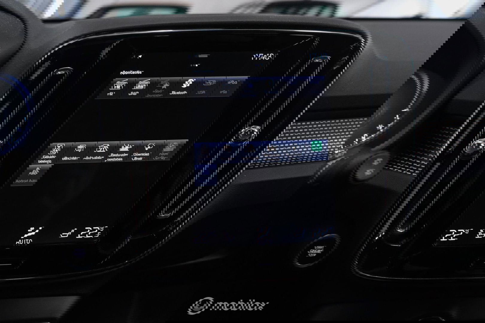 Volvo XC40 1.5 T5 Recharge R-Design 262 pk | Harman Kardon | Stoel & stuurverwarming | Trekhaak | LED | Alcantara | Rijklaar |
