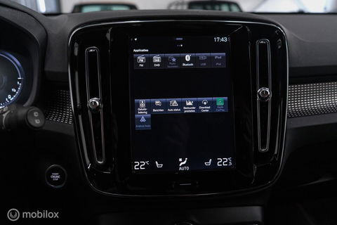 Volvo XC40 1.5 T5 Recharge R-Design 262 pk | Harman Kardon | Stoel & stuurverwarming | Trekhaak | LED | Alcantara | Rijklaar |