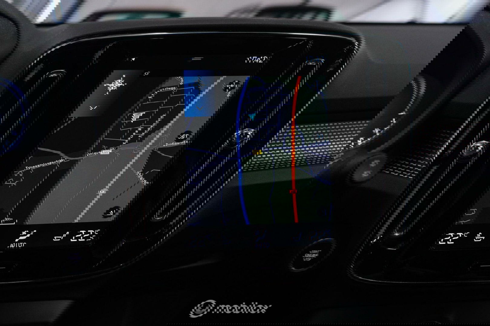 Volvo XC40 1.5 T5 Recharge R-Design 262 pk | Harman Kardon | Stoel & stuurverwarming | Trekhaak | LED | Alcantara | Rijklaar |