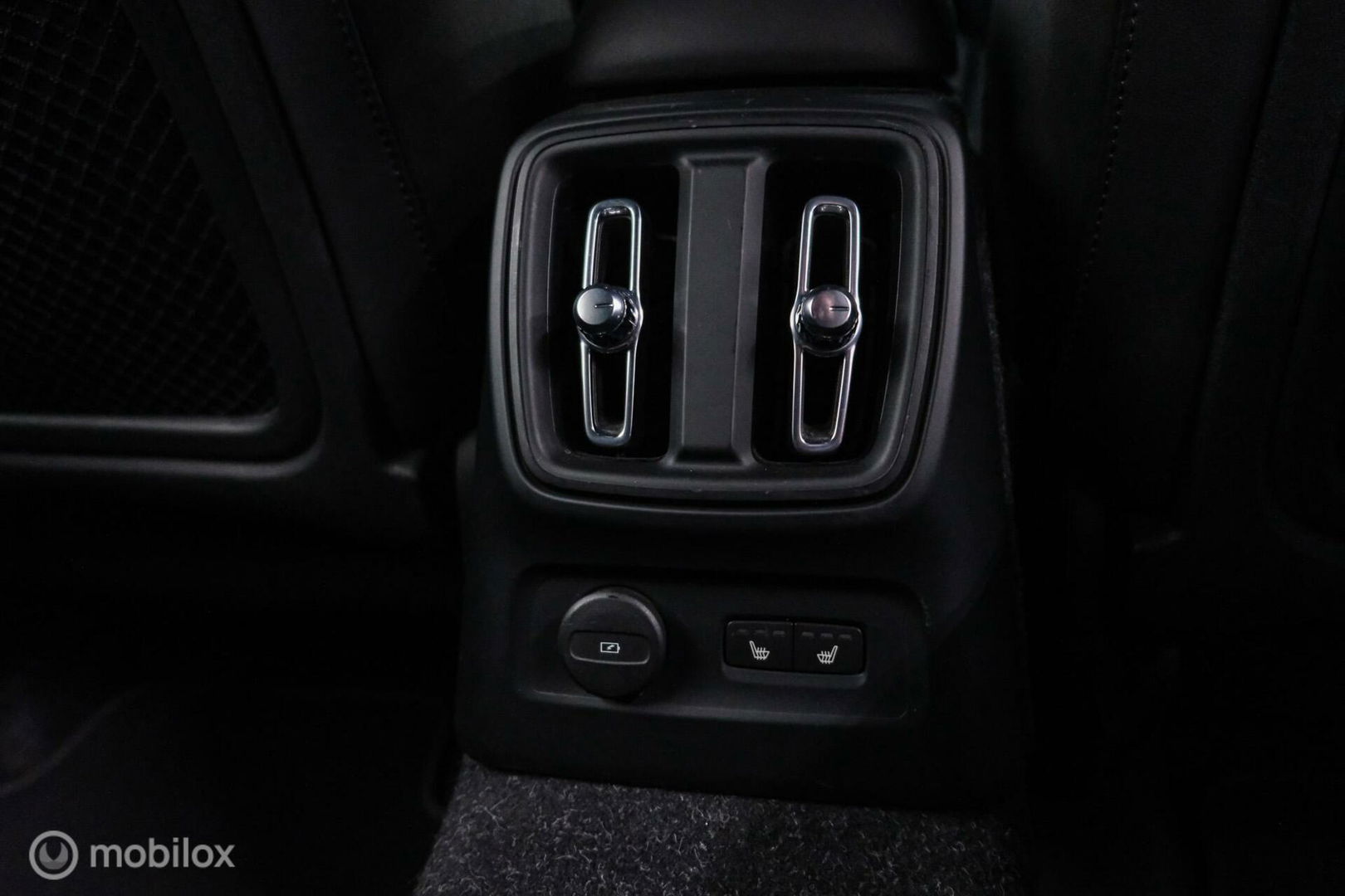Volvo XC40 1.5 T5 Recharge R-Design 262 pk | Harman Kardon | Stoel & stuurverwarming | Trekhaak | LED | Alcantara | Rijklaar |