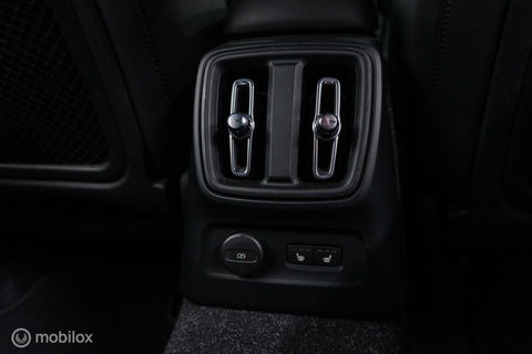 Volvo XC40 1.5 T5 Recharge R-Design 262 pk | Harman Kardon | Stoel & stuurverwarming | Trekhaak | LED | Alcantara | Rijklaar |