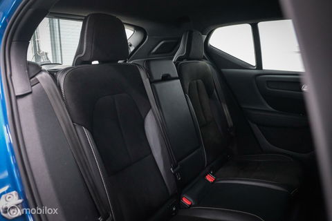Volvo XC40 1.5 T5 Recharge R-Design 262 pk | Harman Kardon | Stoel & stuurverwarming | Trekhaak | LED | Alcantara | Rijklaar |