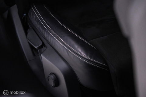 Volvo XC40 1.5 T5 Recharge R-Design 262 pk | Harman Kardon | Stoel & stuurverwarming | Trekhaak | LED | Alcantara | Rijklaar |