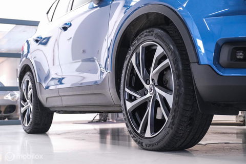 Volvo XC40 1.5 T5 Recharge R-Design 262 pk | Harman Kardon | Stoel & stuurverwarming | Trekhaak | LED | Alcantara | Rijklaar |