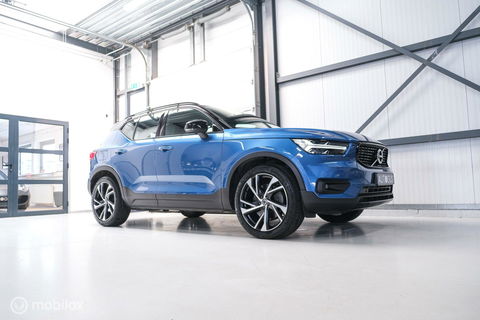 Volvo XC40 1.5 T5 Recharge R-Design 262 pk | Harman Kardon | Stoel & stuurverwarming | Trekhaak | LED | Alcantara | Rijklaar |