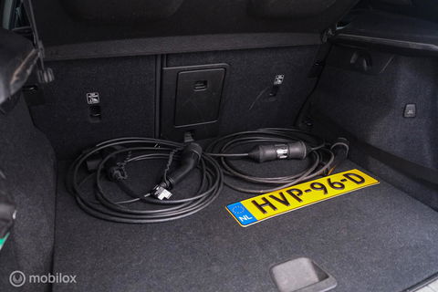 Volvo XC40 1.5 T5 Recharge R-Design 262 pk | Harman Kardon | Stoel & stuurverwarming | Trekhaak | LED | Alcantara | Rijklaar |