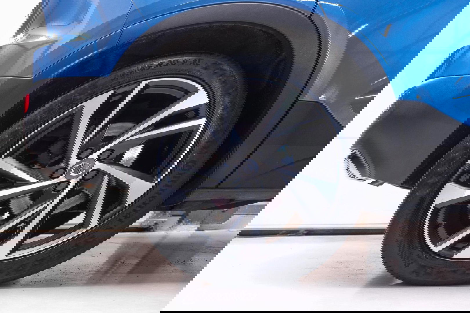 Volvo XC40 1.5 T5 Recharge R-Design 262 pk | Harman Kardon | Stoel & stuurverwarming | Trekhaak | LED | Alcantara | Rijklaar |