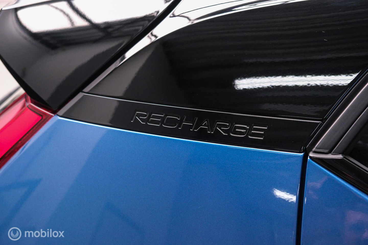Volvo XC40 1.5 T5 Recharge R-Design 262 pk | Harman Kardon | Stoel & stuurverwarming | Trekhaak | LED | Alcantara | Rijklaar |