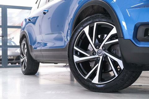 Volvo XC40 1.5 T5 Recharge R-Design 262 pk | Harman Kardon | Stoel & stuurverwarming | Trekhaak | LED | Alcantara | Rijklaar |