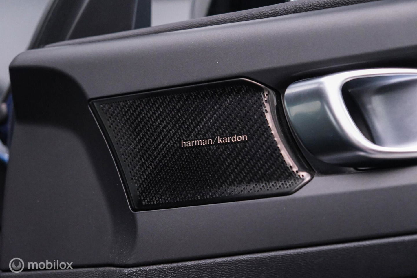 Volvo XC40 1.5 T5 Recharge R-Design 262 pk | Harman Kardon | Stoel & stuurverwarming | Trekhaak | LED | Alcantara | Rijklaar |
