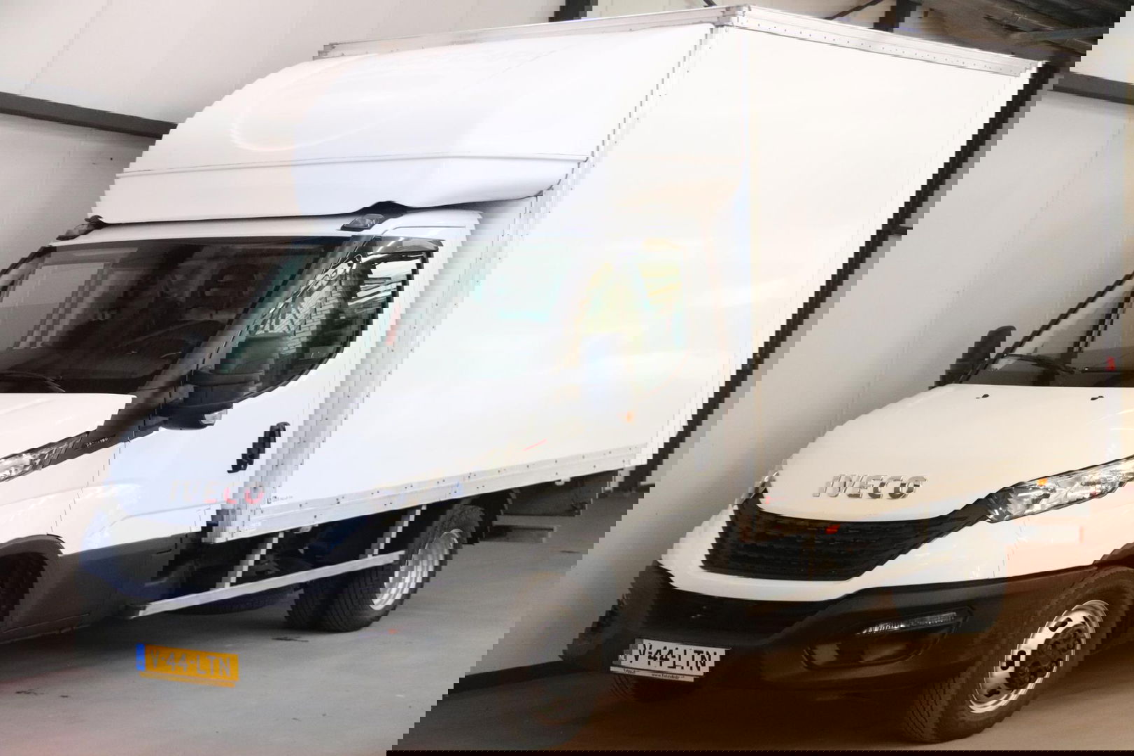 Iveco Daily 35C16 3.0 BAKWAGEN MET ZIJDEUR EN LAADKLEP