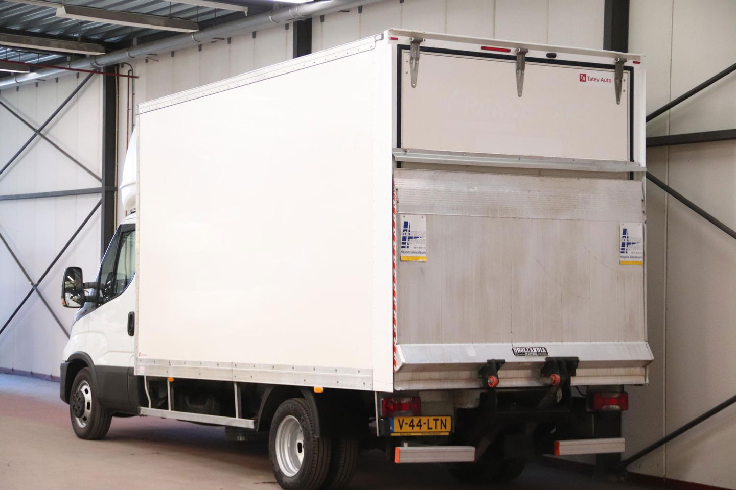 Iveco Daily 35C16 2.3 BAKWAGEN MET ZIJDEUR EN LAADKLEP