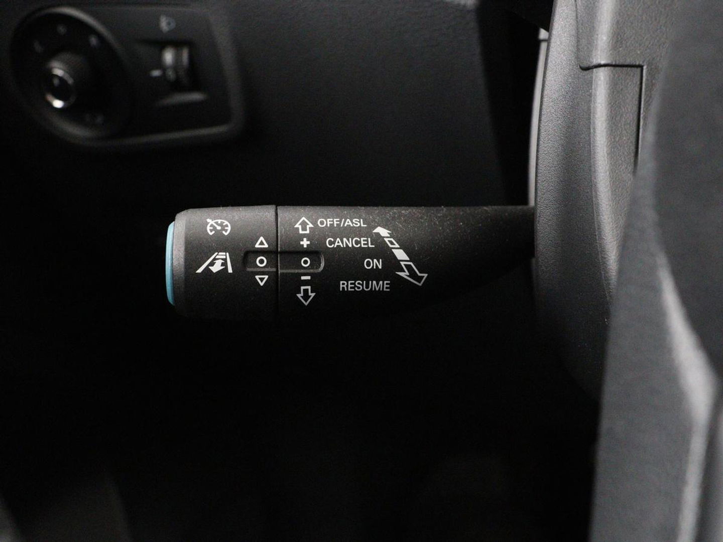 MG ZS EV Luxury 45 kWh | Panoramadak | Leder | Stoelverwarming | Carplay | Adaptive cruise | Camera | Keyless | Full LED | Navigatie