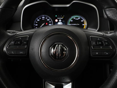 MG ZS EV Luxury 45 kWh | Panoramadak | Leder | Stoelverwarming | Carplay | Adaptive cruise | Camera | Keyless | Full LED | Navigatie