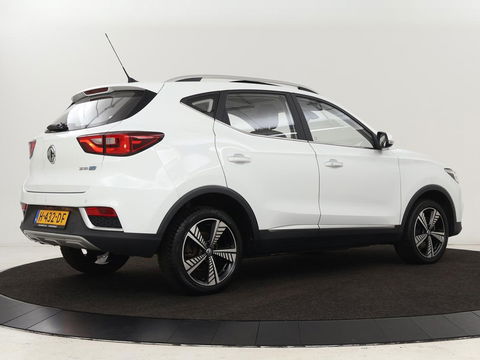 MG ZS EV Luxury 45 kWh | Panoramadak | Leder | Stoelverwarming | Carplay | Adaptive cruise | Camera | Keyless | Full LED | Navigatie