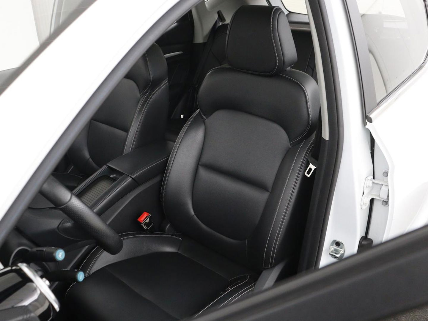 MG ZS EV Luxury 45 kWh | Panoramadak | Leder | Stoelverwarming | Carplay | Adaptive cruise | Camera | Keyless | Full LED | Navigatie