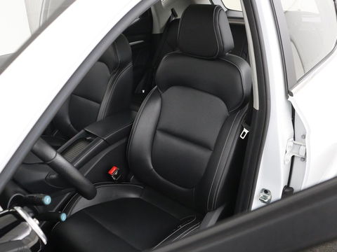 MG ZS EV Luxury 45 kWh | Panoramadak | Leder | Stoelverwarming | Carplay | Adaptive cruise | Camera | Keyless | Full LED | Navigatie