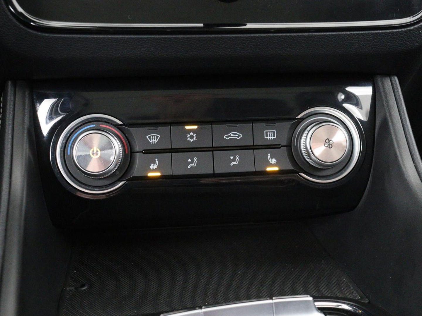 MG ZS EV Luxury 45 kWh | Panoramadak | Leder | Stoelverwarming | Carplay | Adaptive cruise | Camera | Keyless | Full LED | Navigatie