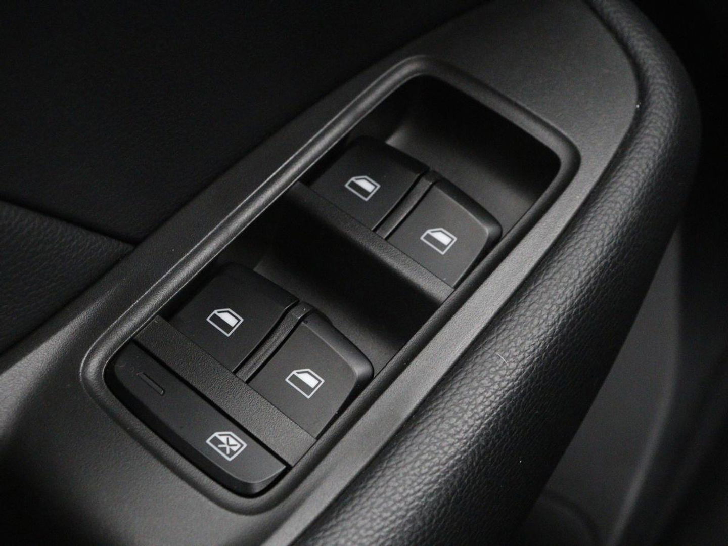 MG ZS EV Luxury 45 kWh | Panoramadak | Leder | Stoelverwarming | Carplay | Adaptive cruise | Camera | Keyless | Full LED | Navigatie