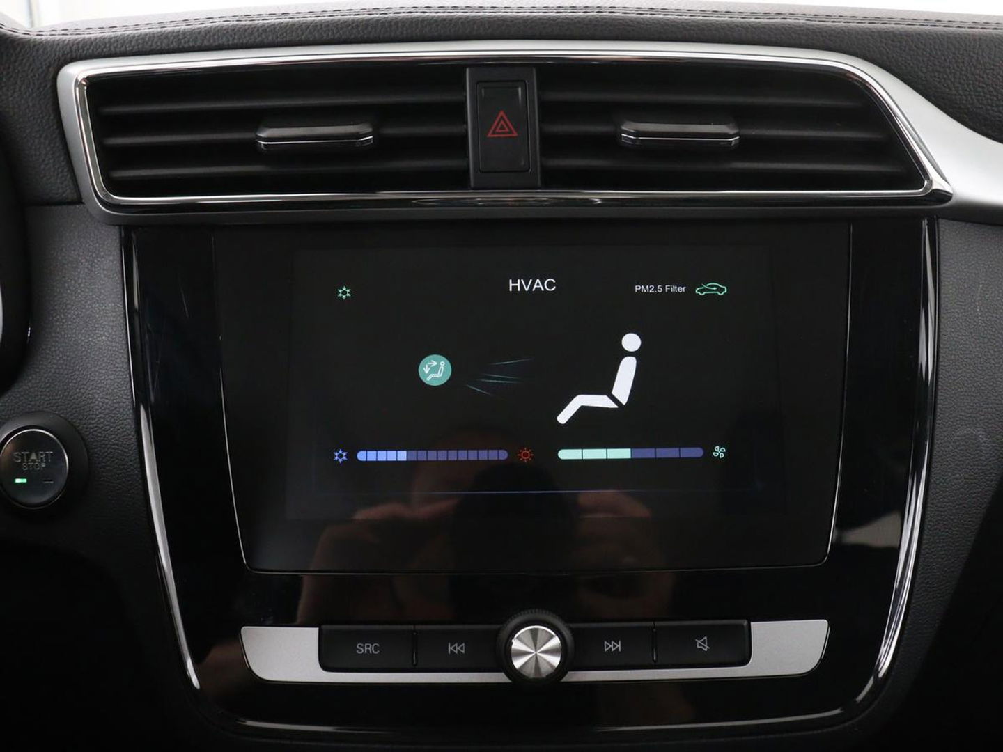 MG ZS EV Luxury 45 kWh | Panoramadak | Leder | Stoelverwarming | Carplay | Adaptive cruise | Camera | Keyless | Full LED | Navigatie