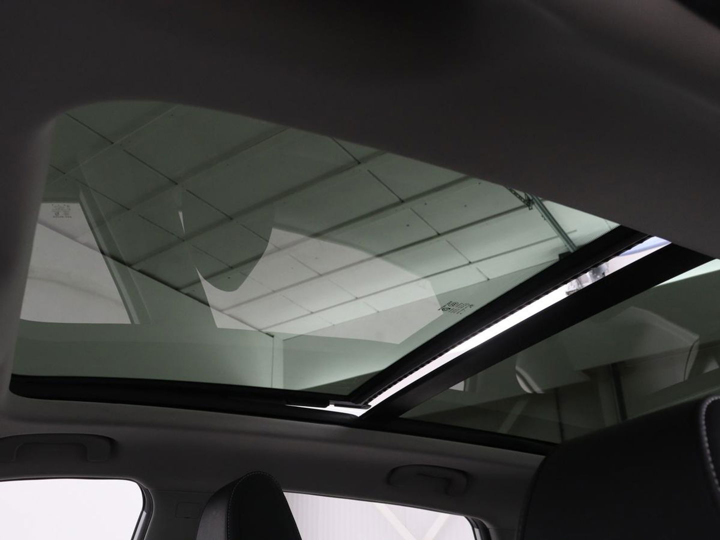 MG ZS EV Luxury 45 kWh | Panoramadak | Leder | Stoelverwarming | Carplay | Adaptive cruise | Camera | Keyless | Full LED | Navigatie