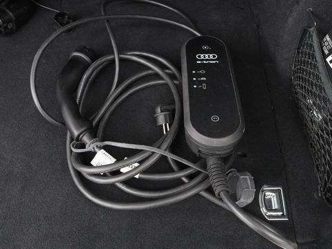 Audi Q5 Sportback 50 TFSI e S edition | Stoelverwarming | Adaptive cruise | Carplay | Matrix LED | Half leder | Sportstoelen | Virtual Cockpit | PHEV