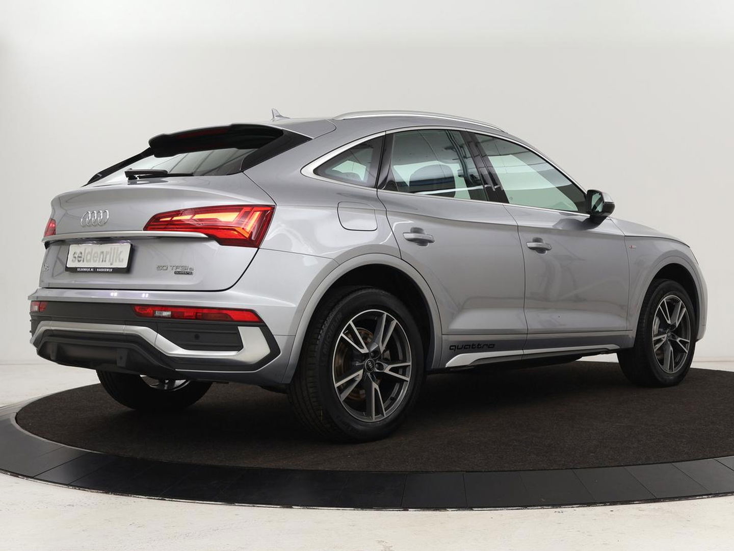 Audi Q5 Sportback 50 TFSI e S edition | Stoelverwarming | Adaptive cruise | Carplay | Matrix LED | Half leder | Sportstoelen | Virtual Cockpit | PHEV
