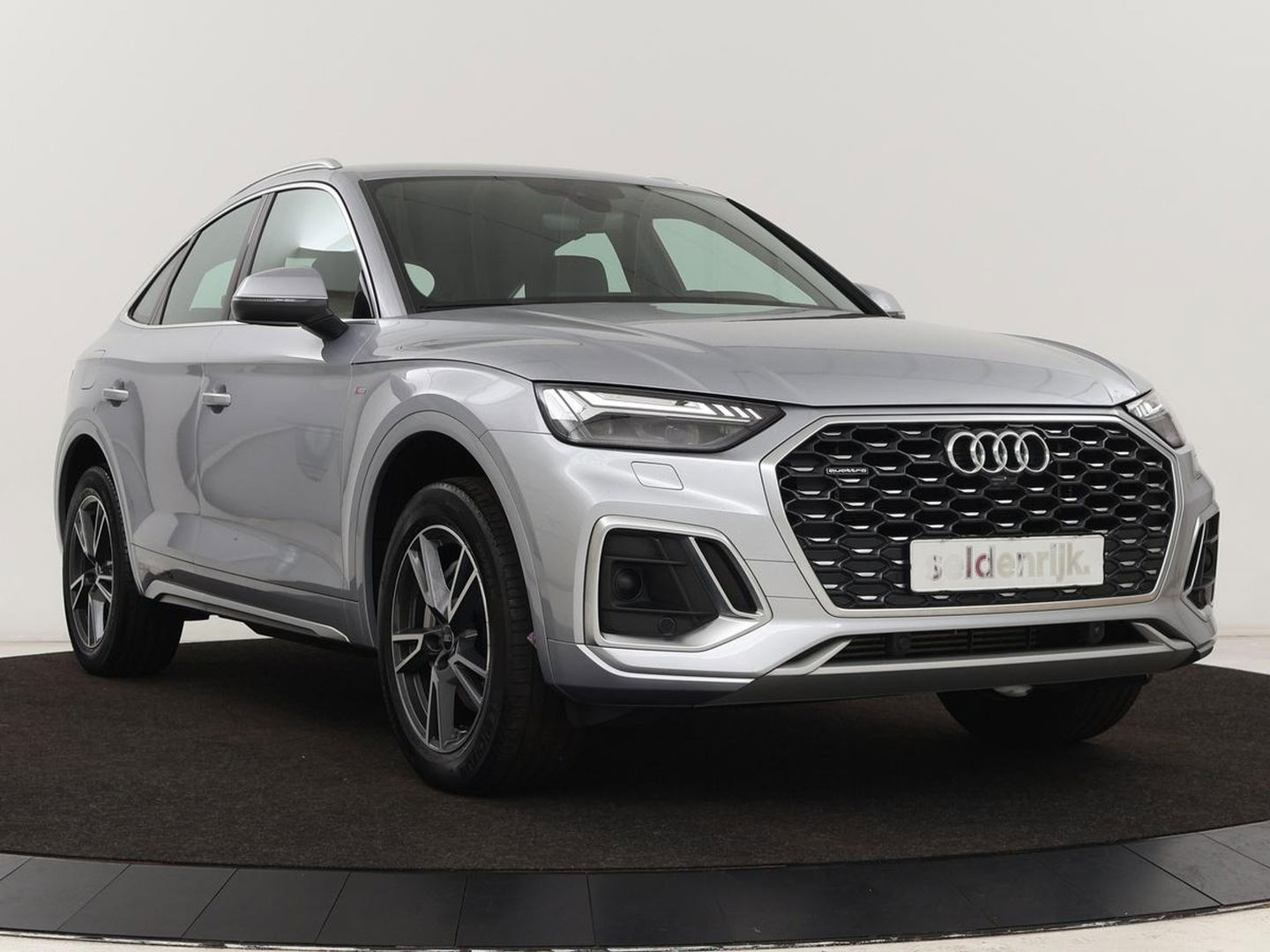 Audi Q5 Sportback 50 TFSI e S edition | Stoelverwarming | Adaptive cruise | Carplay | Matrix LED | Half leder | Sportstoelen | Virtual Cockpit | PHEV
