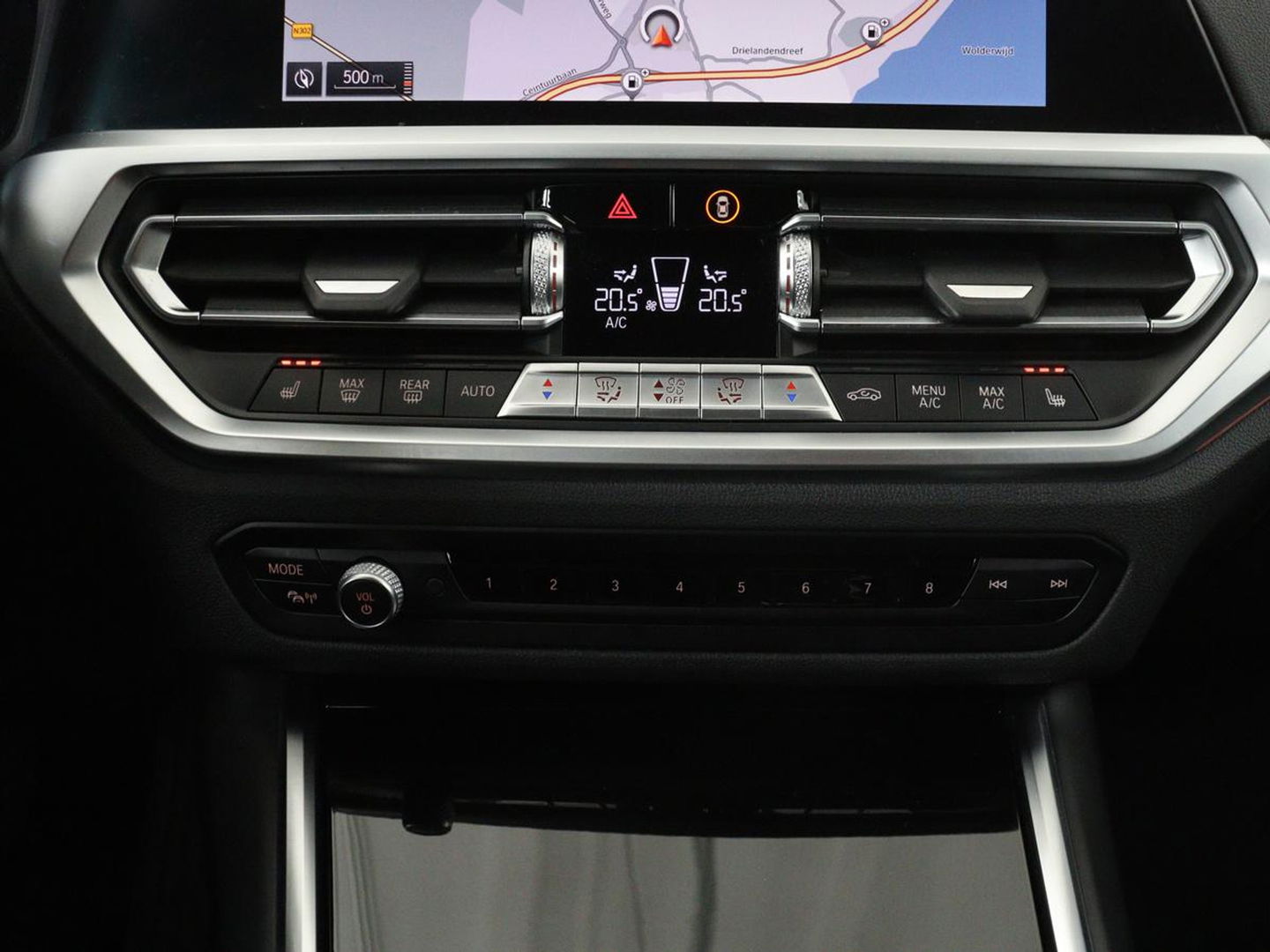BMW 3 Serie 318i Executive Edition | Sport Line | Stoelverwarming | Camera | Trekhaak | Half leder | Full LED | Carplay | Live Cockpit