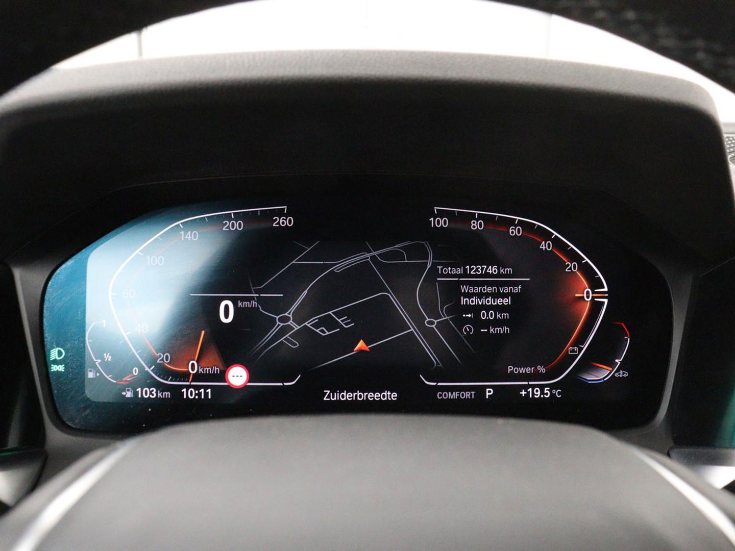 BMW 3 Serie 318i Executive Edition | Sport Line | Stoelverwarming | Camera | Trekhaak | Half leder | Full LED | Carplay | Live Cockpit