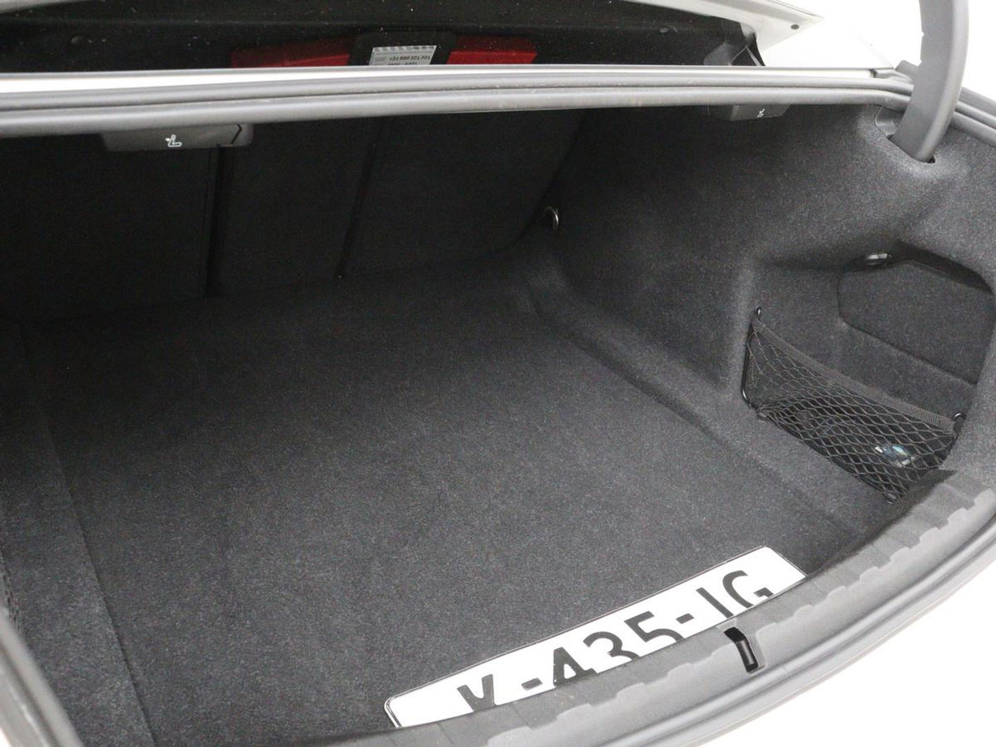 BMW 3 Serie 318i Executive Edition | Sport Line | Stoelverwarming | Camera | Trekhaak | Half leder | Full LED | Carplay | Live Cockpit