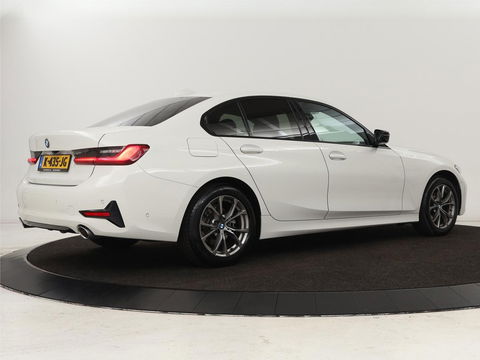 BMW 3 Serie 318i Executive Edition | Sport Line | Stoelverwarming | Camera | Trekhaak | Half leder | Full LED | Carplay | Live Cockpit