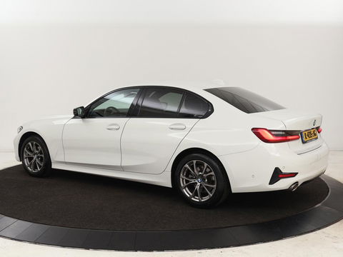 BMW 3 Serie 318i Executive Edition | Sport Line | Stoelverwarming | Camera | Trekhaak | Half leder | Full LED | Carplay | Live Cockpit