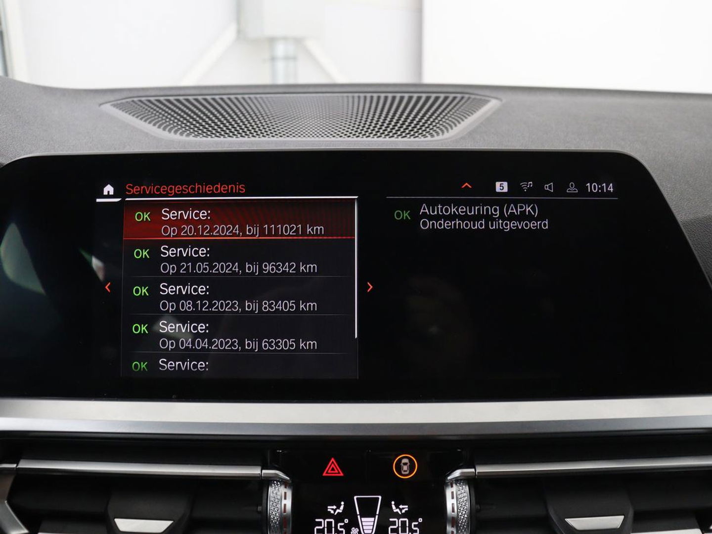 BMW 3 Serie 318i Executive Edition | Sport Line | Stoelverwarming | Camera | Trekhaak | Half leder | Full LED | Carplay | Live Cockpit
