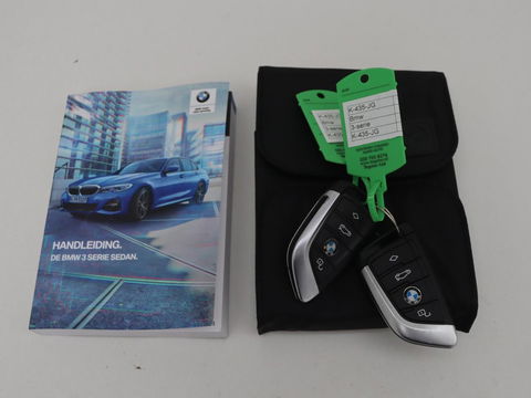 BMW 3 Serie 318i Executive Edition | Sport Line | Stoelverwarming | Camera | Trekhaak | Half leder | Full LED | Carplay | Live Cockpit