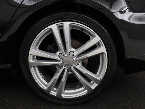 Audi A3 1.0 TFSI Sport S Line Edition | Full LED | Sportstoelen | Navigatie | Climate control | Parkeerhulp | Cruise control
