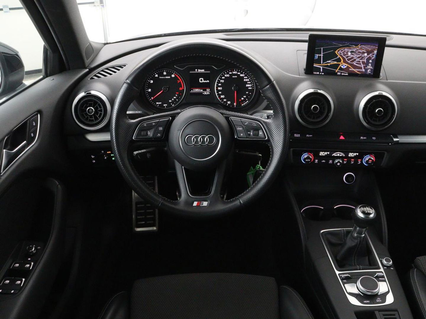 Audi A3 1.0 TFSI Sport S Line Edition | Full LED | Sportstoelen | Navigatie | Climate control | Parkeerhulp | Cruise control