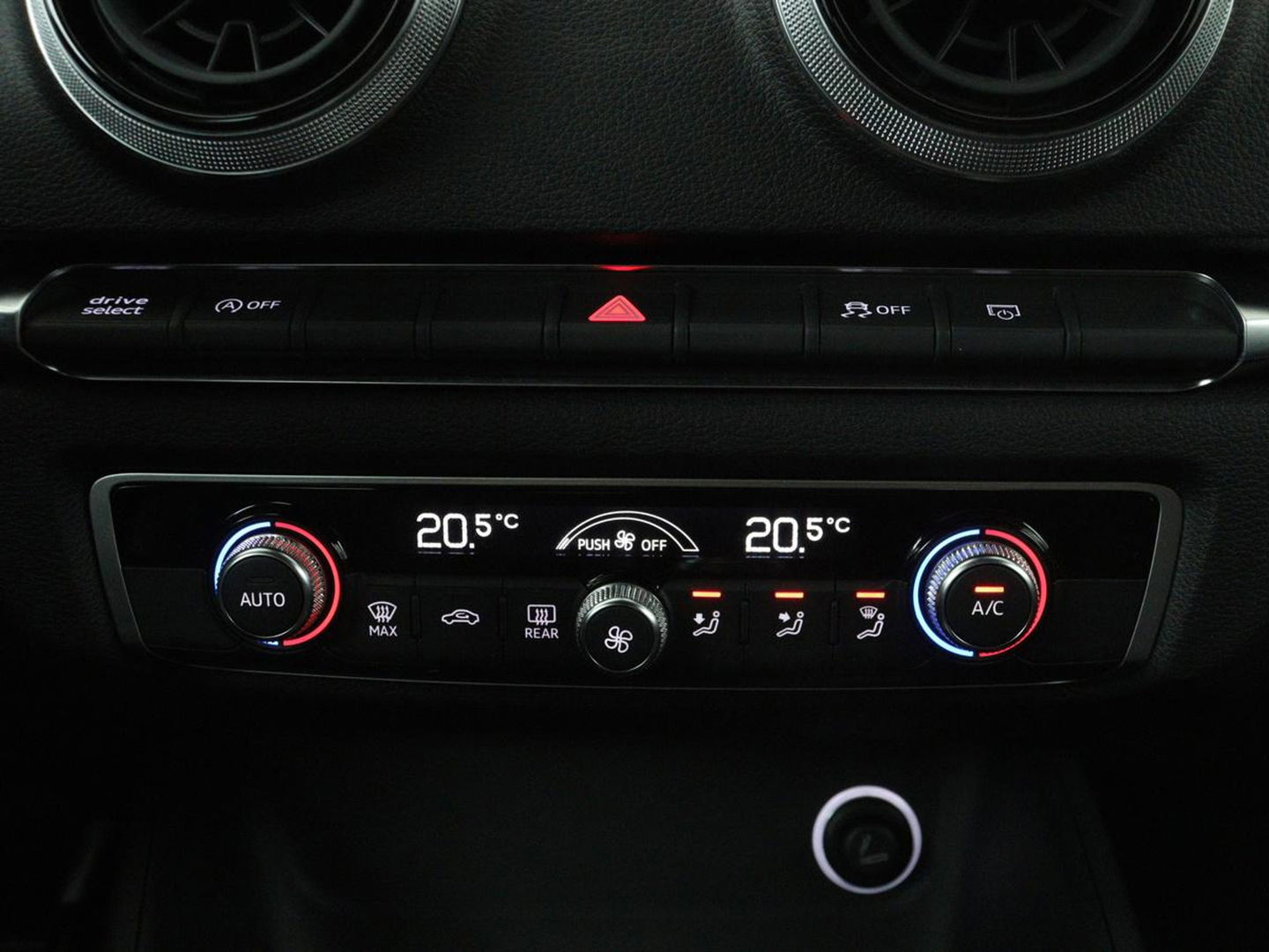 Audi A3 1.0 TFSI Sport S Line Edition | Full LED | Sportstoelen | Navigatie | Climate control | Parkeerhulp | Cruise control