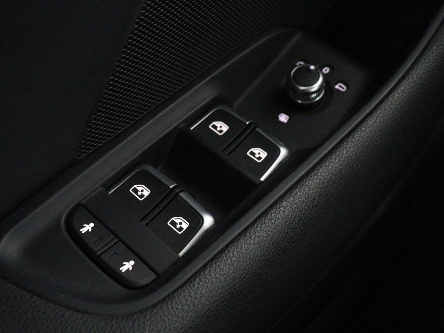 Audi A3 1.0 TFSI Sport S Line Edition | Full LED | Sportstoelen | Navigatie | Climate control | Parkeerhulp | Cruise control