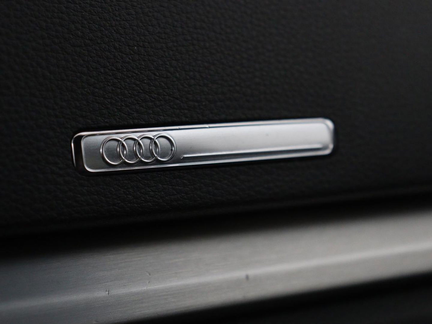 Audi A3 1.0 TFSI Sport S Line Edition | Full LED | Sportstoelen | Navigatie | Climate control | Parkeerhulp | Cruise control