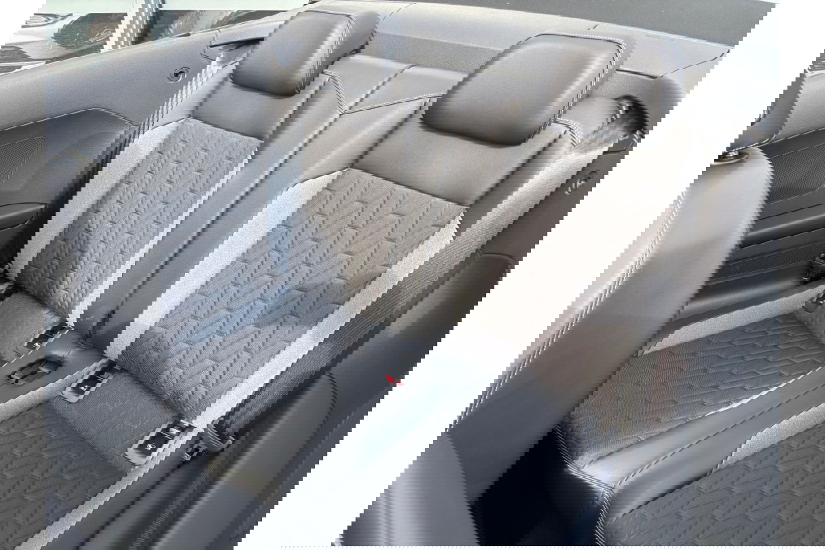 Volkswagen T-Roc 1.0 TSI GOAL 115PK NAVI AIRCO PDC LMV ADAPTIVECRUISE