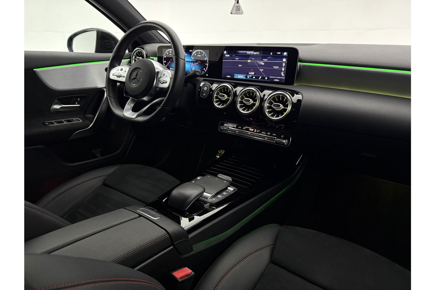 Mercedes-Benz A-Klasse 180 AMG Sfeer Virtual Clima Cruise Camera Navi LED PDC 18"LMV