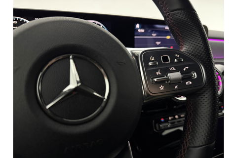 Mercedes-Benz A-Klasse 180 AMG Sfeer Virtual Clima Cruise Camera Navi LED PDC 18"LMV