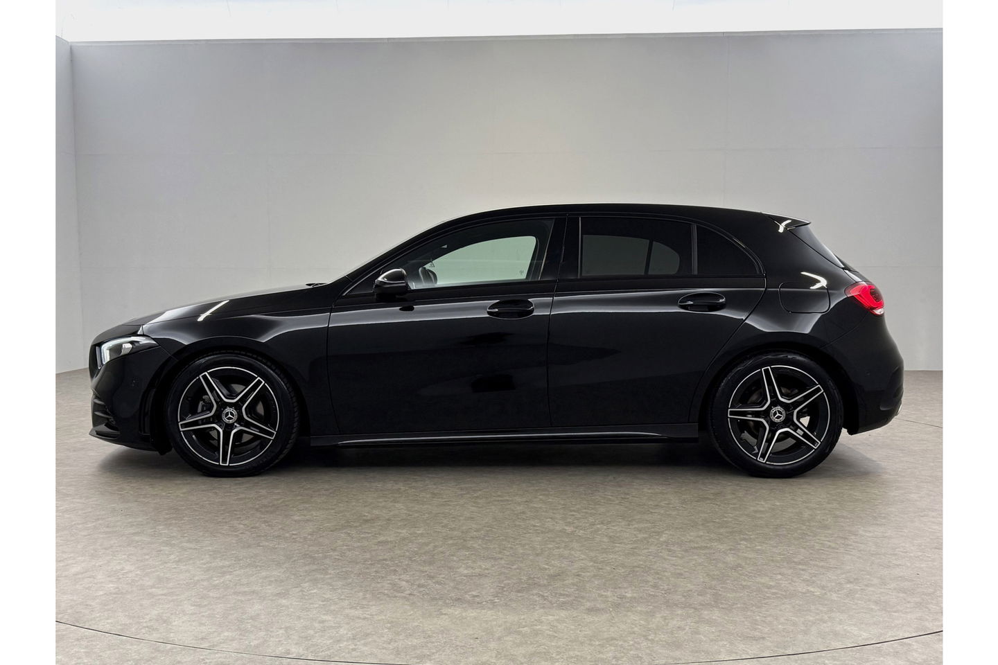 Mercedes-Benz A-Klasse 180 AMG Sfeer Virtual Clima Cruise Camera Navi LED PDC 18"LMV